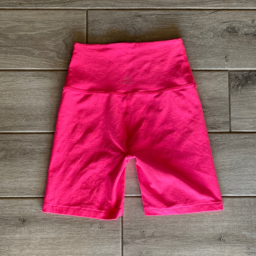 Beyond yoga neon pink high waisted workout yoga biker shorts